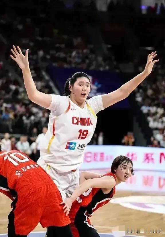 不是我吹，把女篮换成田中心、张子宇、韩旭、王思雨、李梦这套阵容，中国女篮完全可以