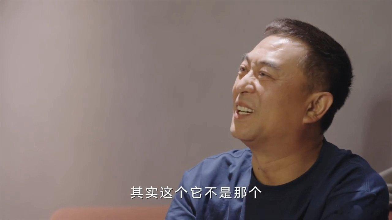 张嘉益看主角看哭了张嘉益自己把自己看哭了张嘉益看《主角》，自己把自己看哭了，呜