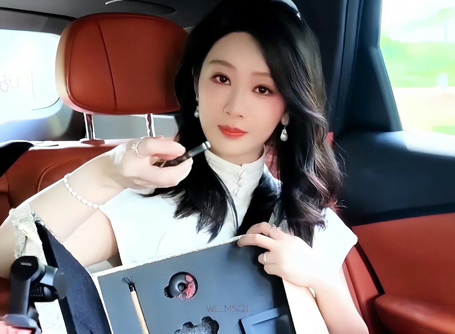 杨紫玉兰花开君再来💜杨紫董竹君故事很长 我长话短说 我喜欢你𝓘𝓉'𝓈