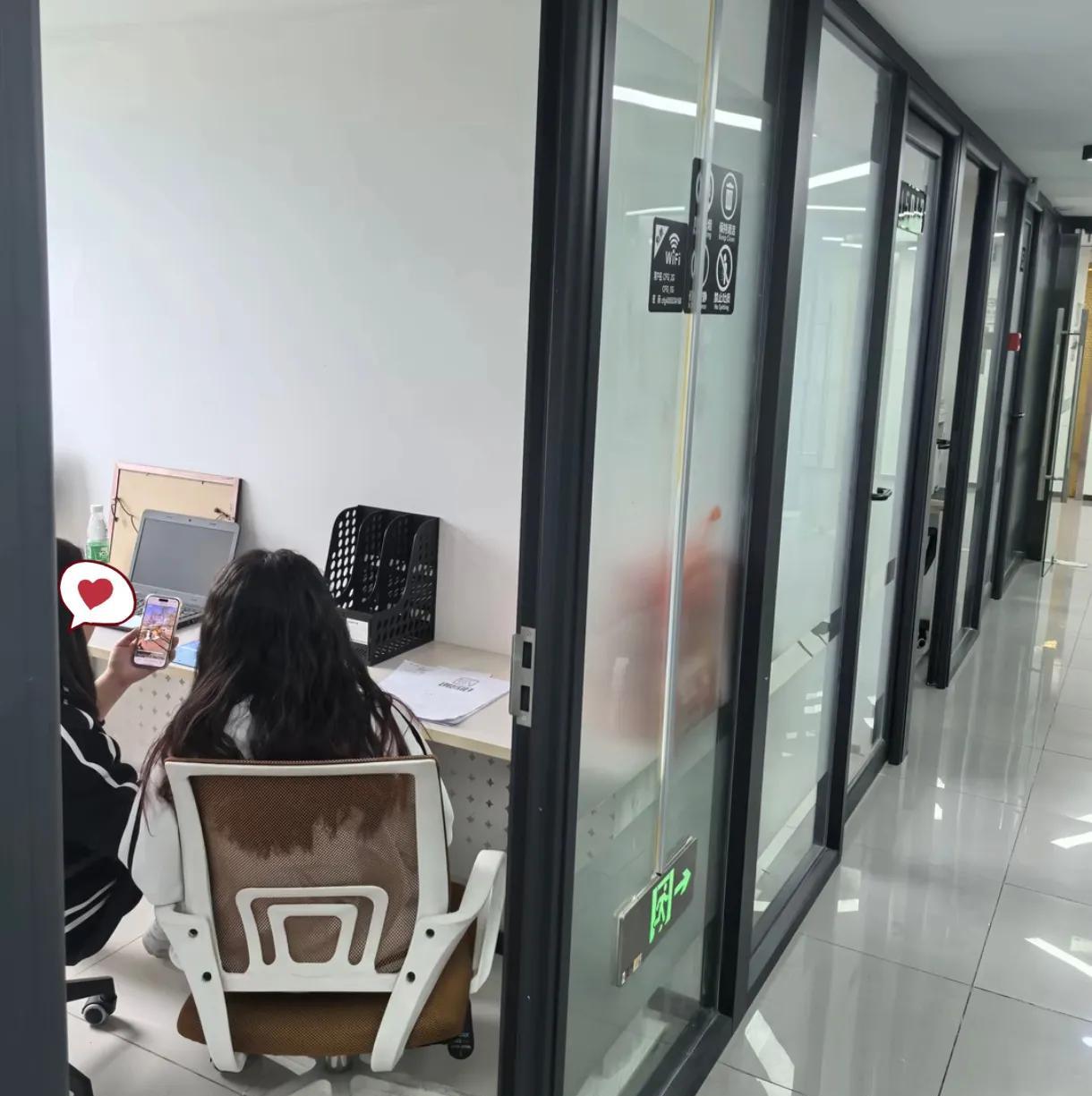 我一个女同事选择了丁克，但最近被她老公的侄子一句话“往后我叔叔家的财产全都是我的