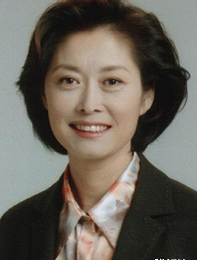 “迟钝成全了我”——被指责“缺锐气锋芒”的敬一丹，用二十年证明：分寸和平衡比锐利