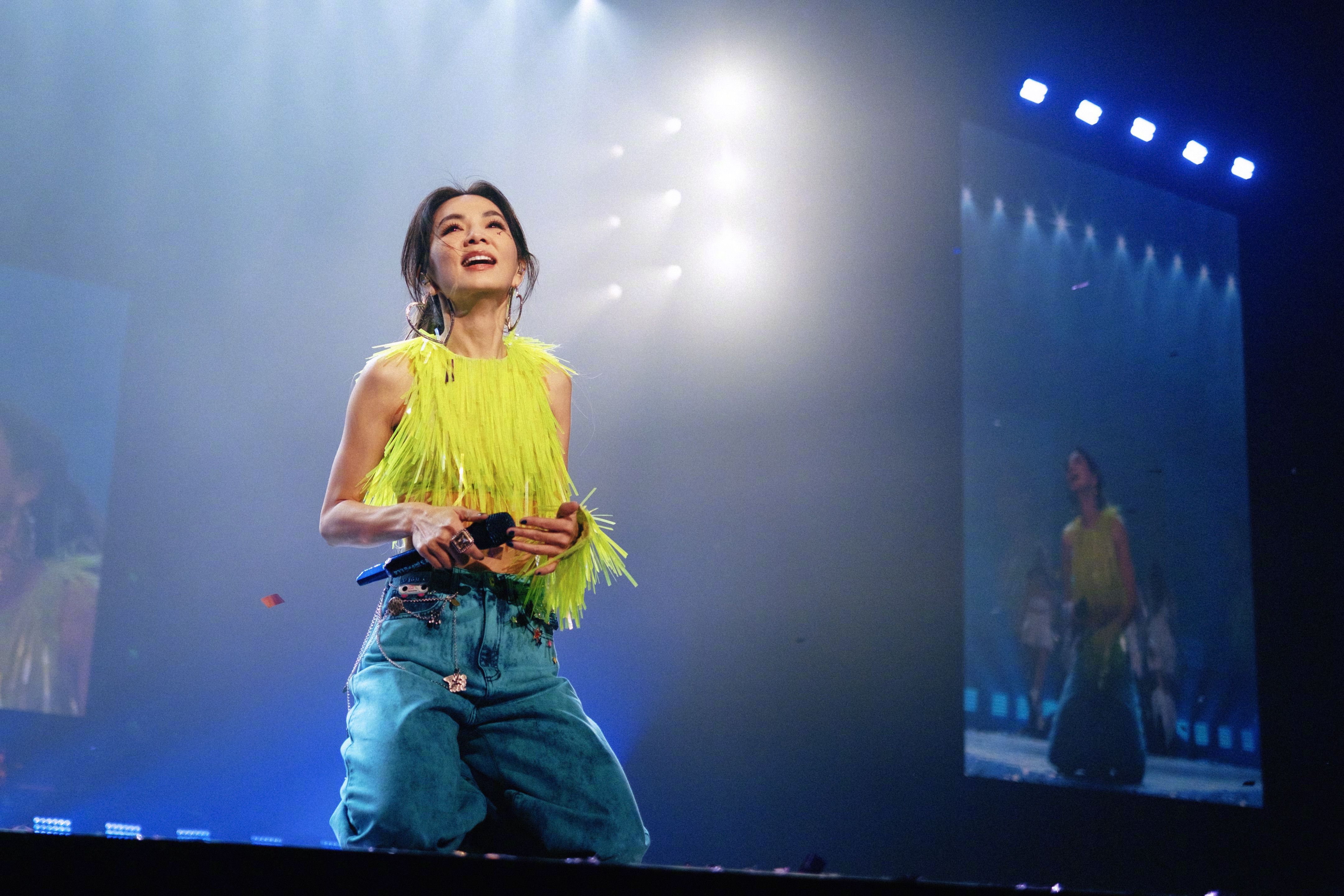 Ella肉眼可见的气血充足感健身不仅让她拥有好身材，更让她拥有超强体力，3小时