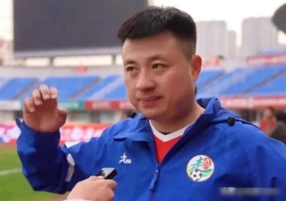 永州队的主教练身价要大涨了吧！这位黄楚儒，很有本事。永州队能一路冲击勇夺冠军，除