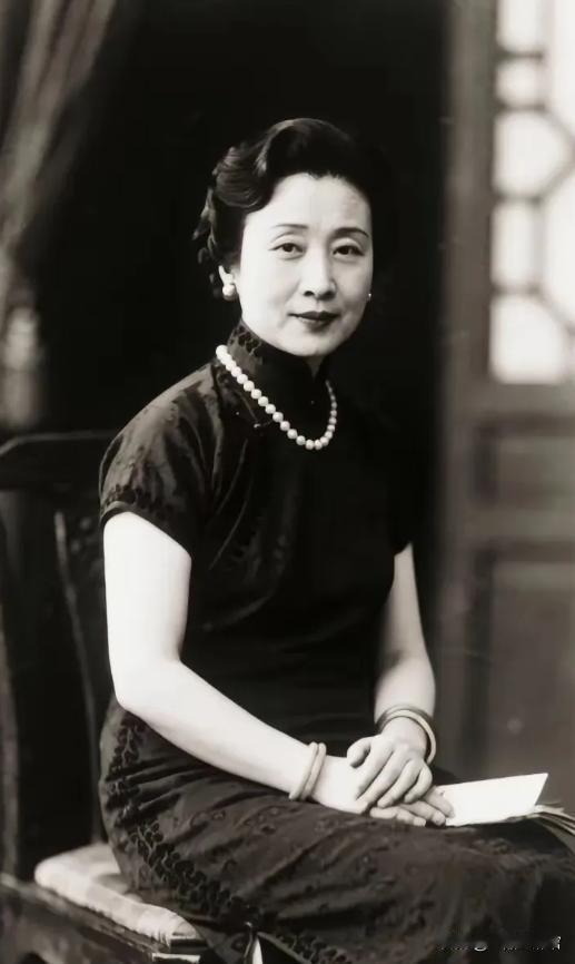 宋美龄106岁长寿真相曝光，医生翻她病历愣住：癌症确诊后，她每天雷打不动做3件事