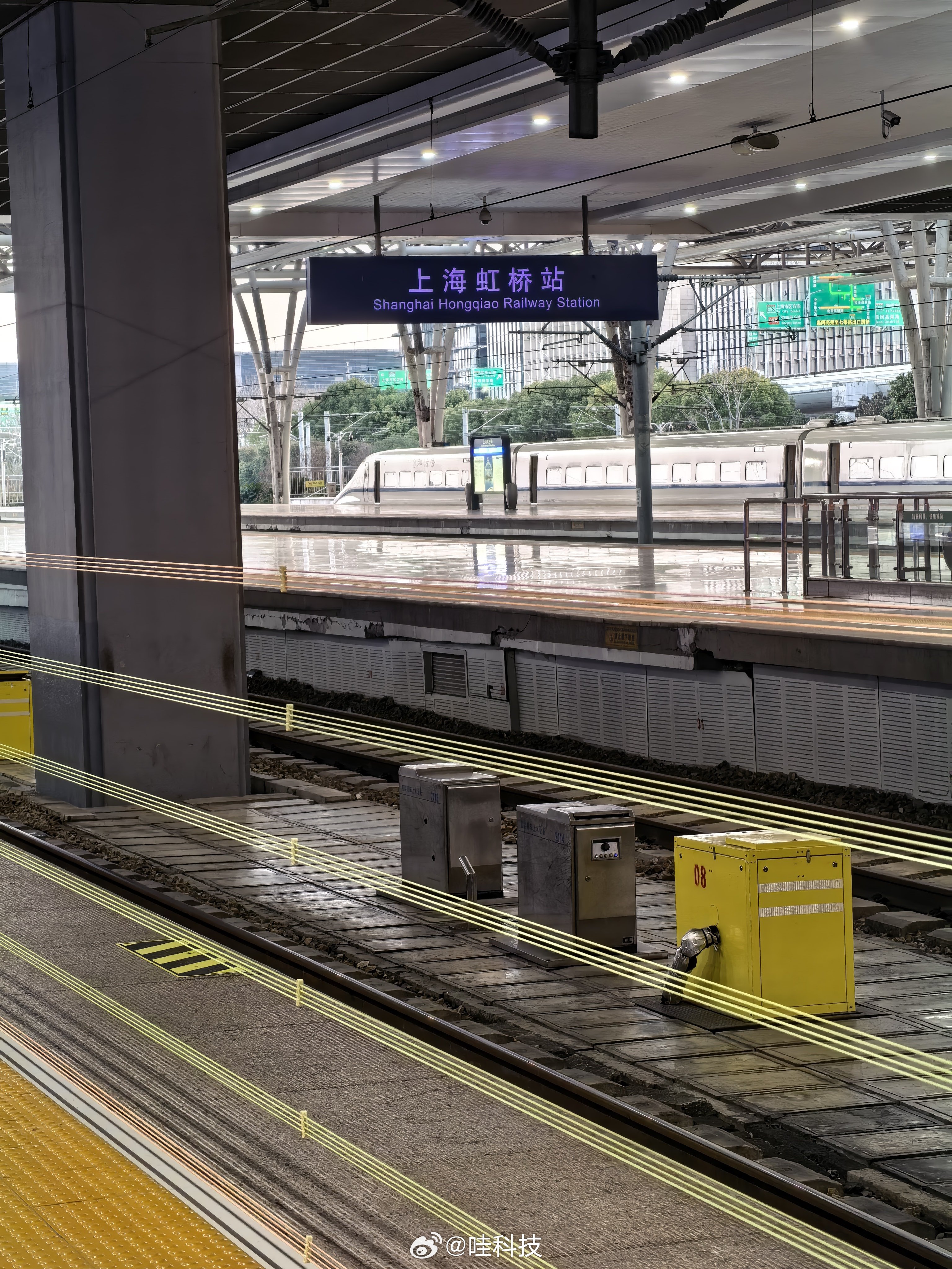 高铁登车的安全网上海·上海虹桥站