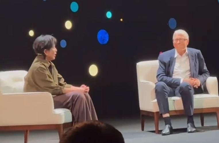 比尔·盖茨现身上海，回应爱泼斯坦案，现场冷清太扎心！2026年初春，比尔·盖