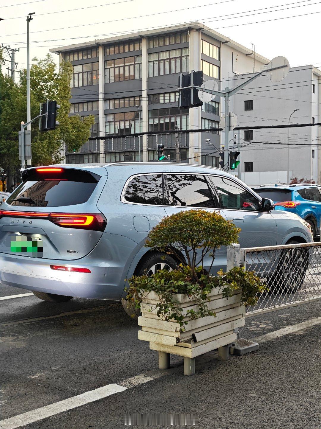 外观感觉也没什么特别的，但是就是销量不差，也是一种实力