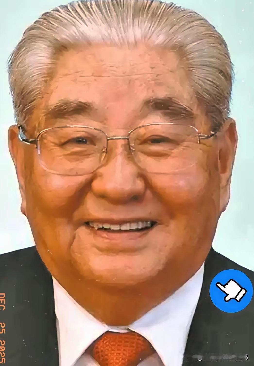 刚刚举行风光大葬的某位高官，死后被查出生前疯狂盗窃文物，证据确凿。表面上风雅