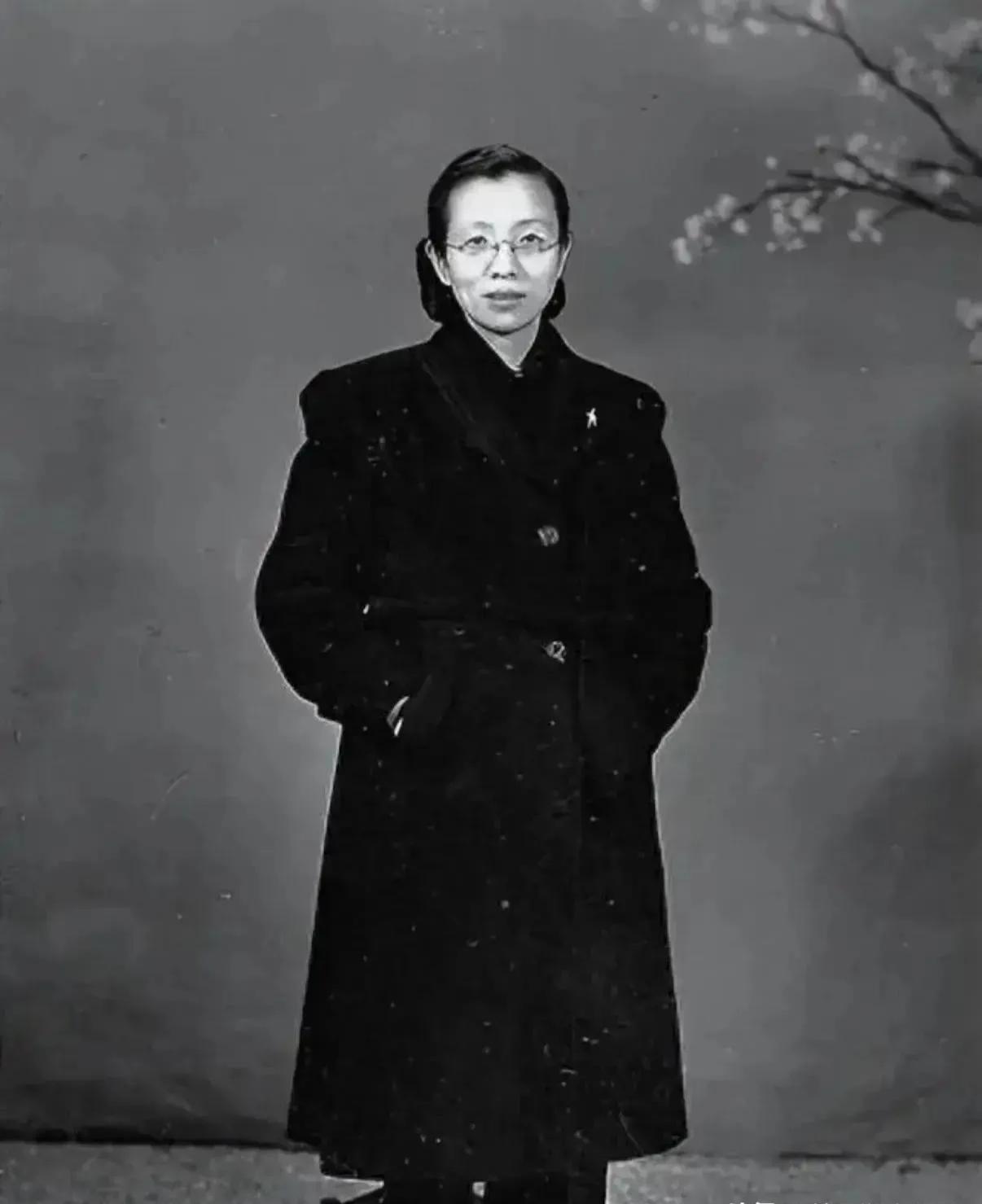 🌛1946年春天，南京这座国民党老巢特务横行，地下党几乎全军覆没，前八任书