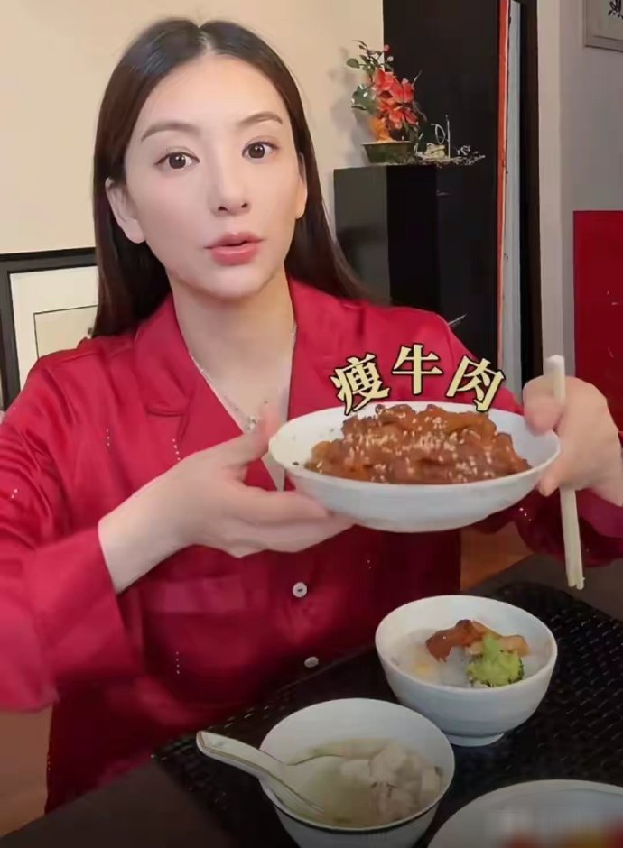 方媛每顿6菜1汤4种肉郭富城不请保姆让比他小2岁的岳父在家当厨子