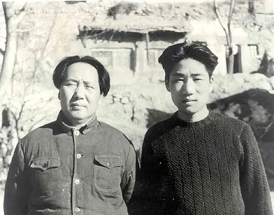 大家不要轻看毛岸英的牺牲，他的牺牲不是因为个人命运无常，也不是单纯的父子别离之痛