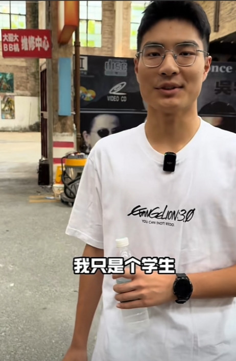 四川成都，男生高考679分，舅舅决定奖励一辆豪车，可万万没想到，当来到车库时，男