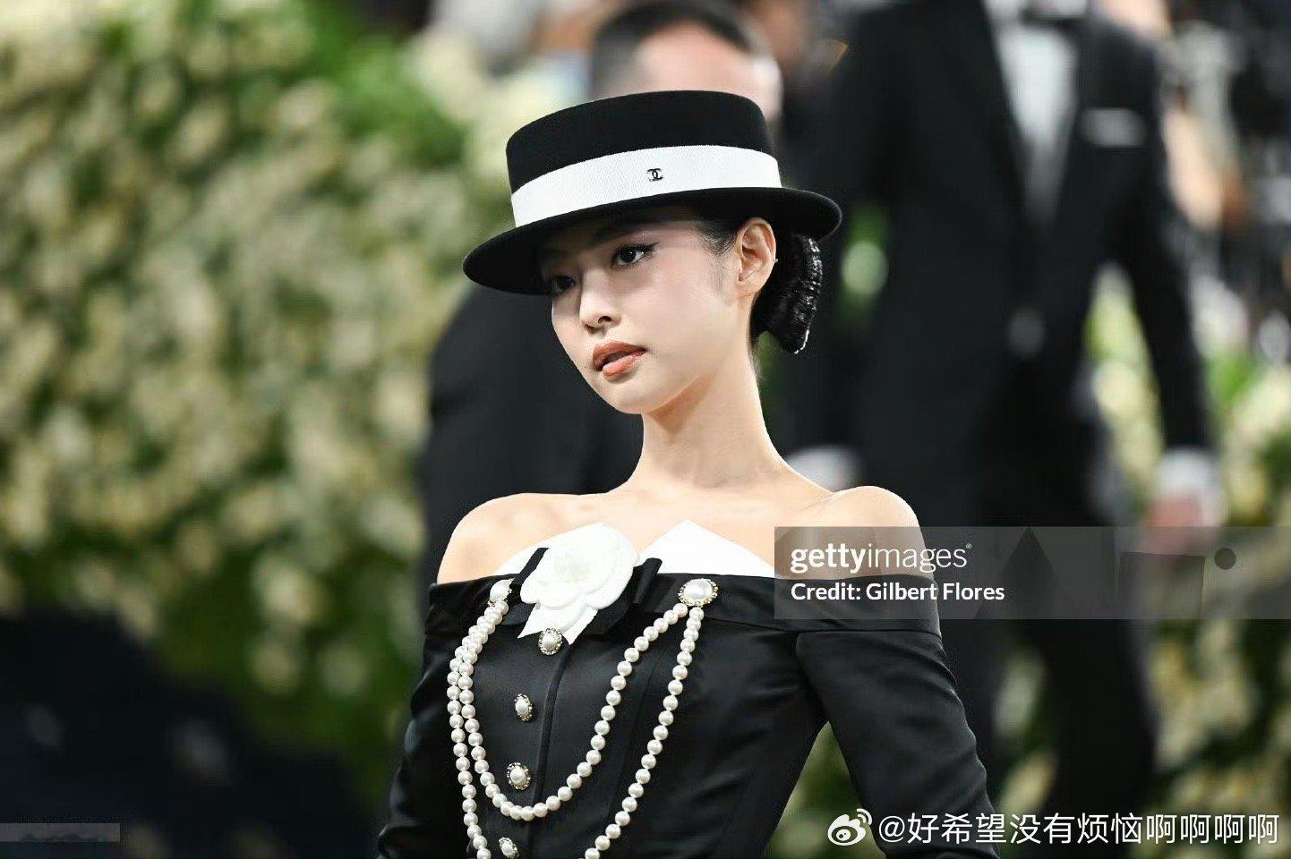 完全是公主！！！！！！！！俏皮小猫jennie​​​