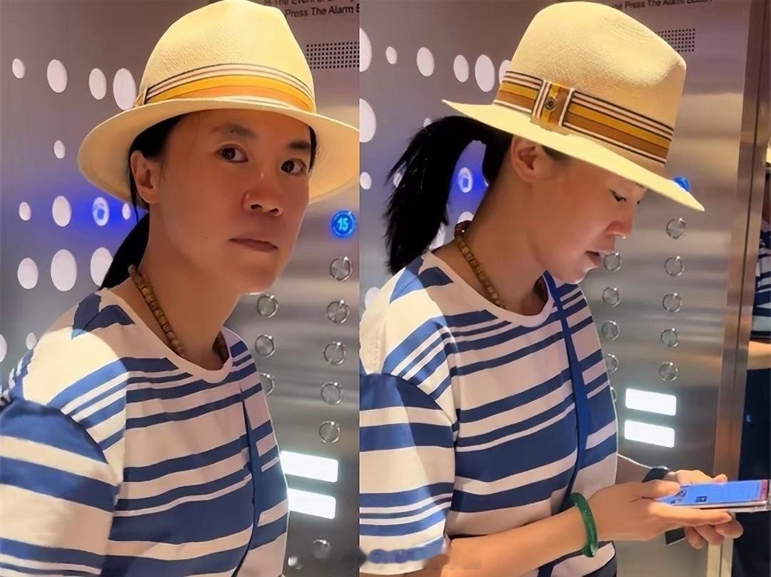 王楠这种1800万的镯子，到了公共场合还要戴着保护套，买来不展示有什么意义呀