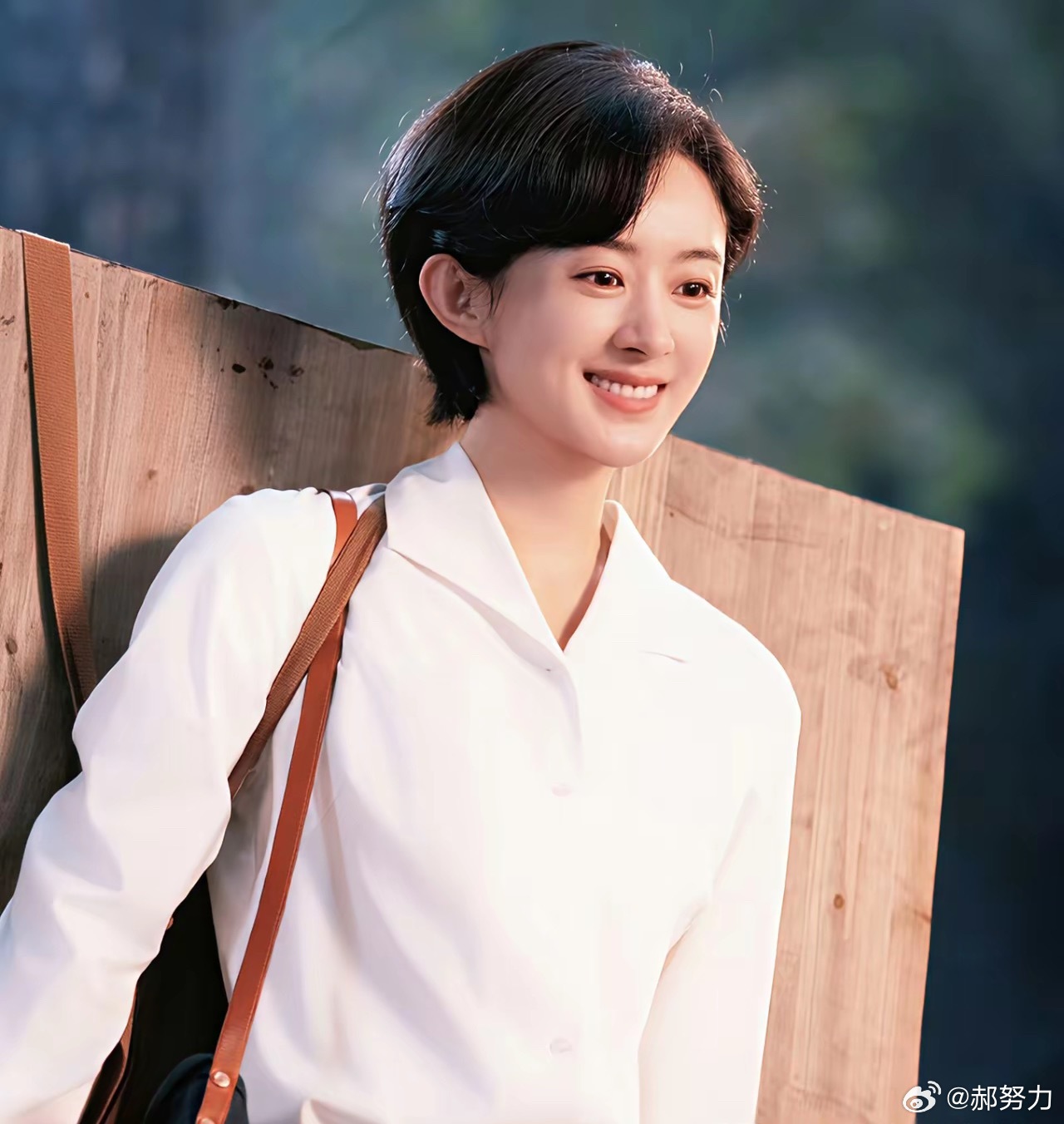 我敢肯定，以后谁都不敢自称扛剧了不信你看看赵丽颖，不是因为《小城大事》收视低迷，