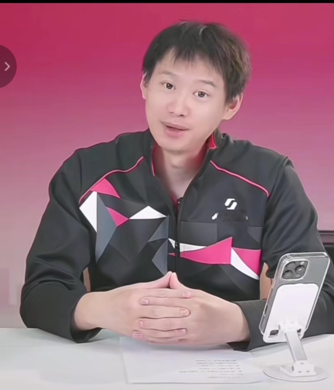 十一不爱自己，就爱梁叔叔。周雨这话说得真没毛病，扎心但真实。女儿偏爱队友，爸