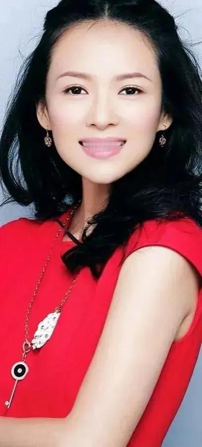 章子怡是华语电影走向世界最标志性的女演员，天赋，狠劲儿，运气三者具备，一生都在博