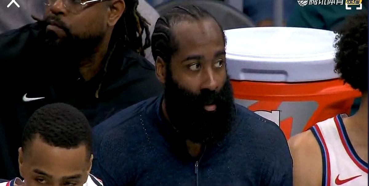 快船输灰熊，评论区直接炸锅！球迷都在喊：鲈鱼赶紧下课！第一节祖巴茨、邓恩下场