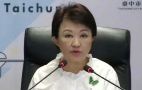 卢秀燕没有担当，朱立伦已经公开要在10月份退下去，这个时候国民党内部最应该主动去