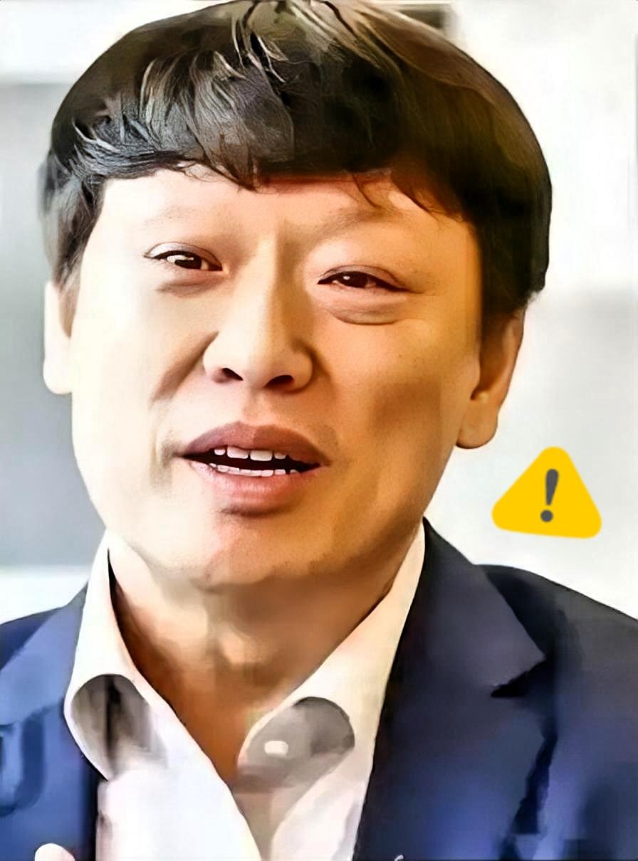 作为一名应试教育的失败者，我百分百支持汤家凤，也十分坚定地反对胡锡进。多少寒