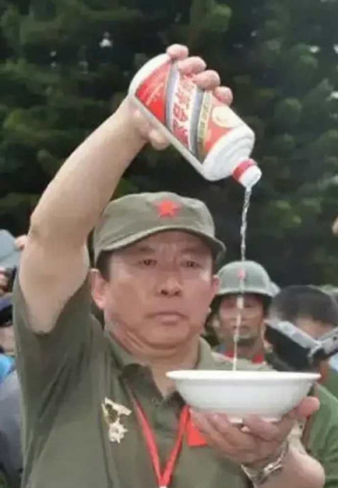 一级战斗英雄一一臧雷1979年参对越自卫反击战，7年时间，从排长打到团长。67