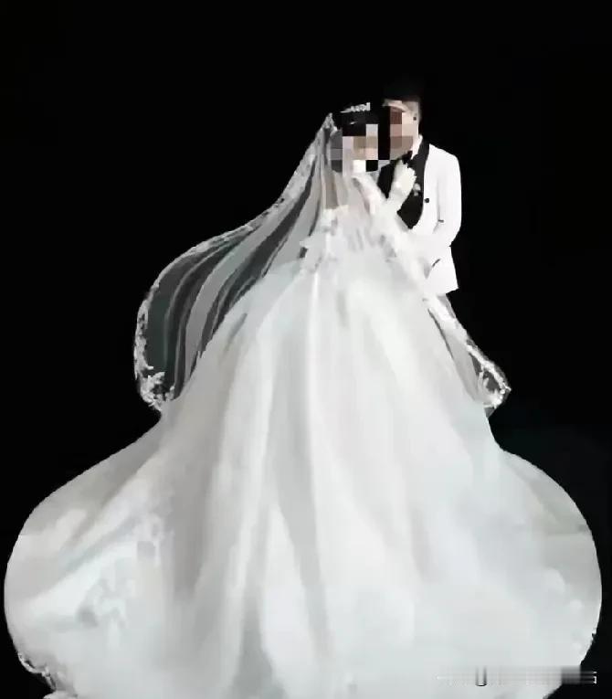 结婚前一天新郎新娘先后坠亡，家属发声，警方介入调查。湖南恋人婚前一天双双坠亡此