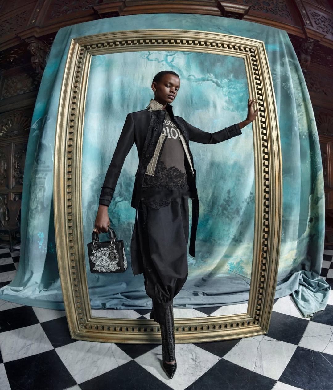 DIOR2024秋冬成衣系列，以弗吉尼亚·伍尔夫《奥兰多》为灵感，讲述一场关于