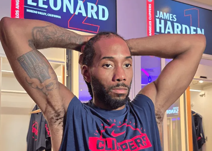 NBA常规赛快船114-107战胜开拓者。赛后，科怀-伦纳德接受了采访。谈到对