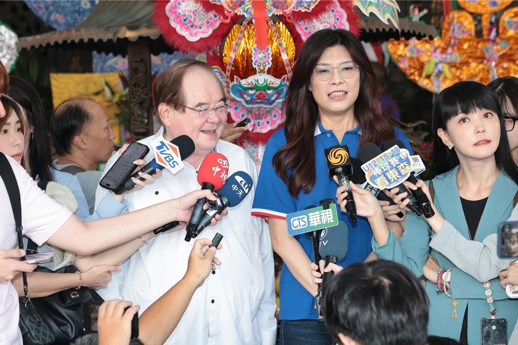 国民党主席选举参选爆炸，不过要参选党主席至少得先备妥1320万现金，外界质疑前蓝