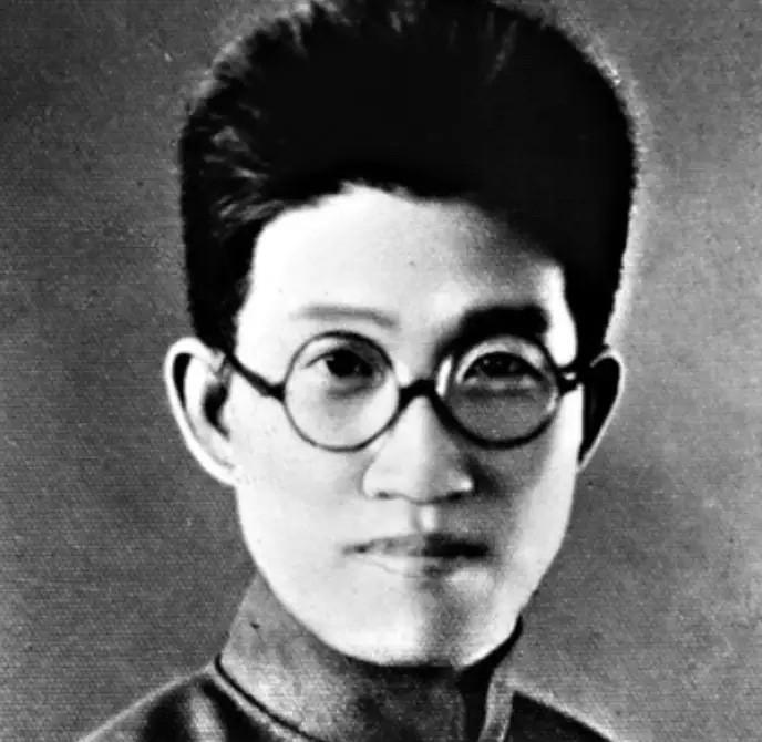 1941年，抗联二号人物魏拯民因叛徒出卖，身负重伤，牺牲的前一天清晨，在洗完脸后