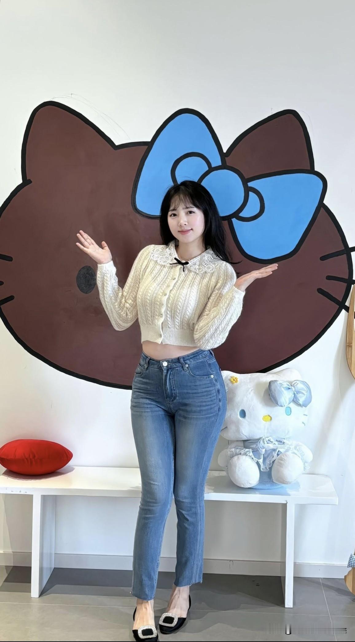 在HelloKitty的世界里，每一处都是治愈的角落。这里有大大的卡通形象、可