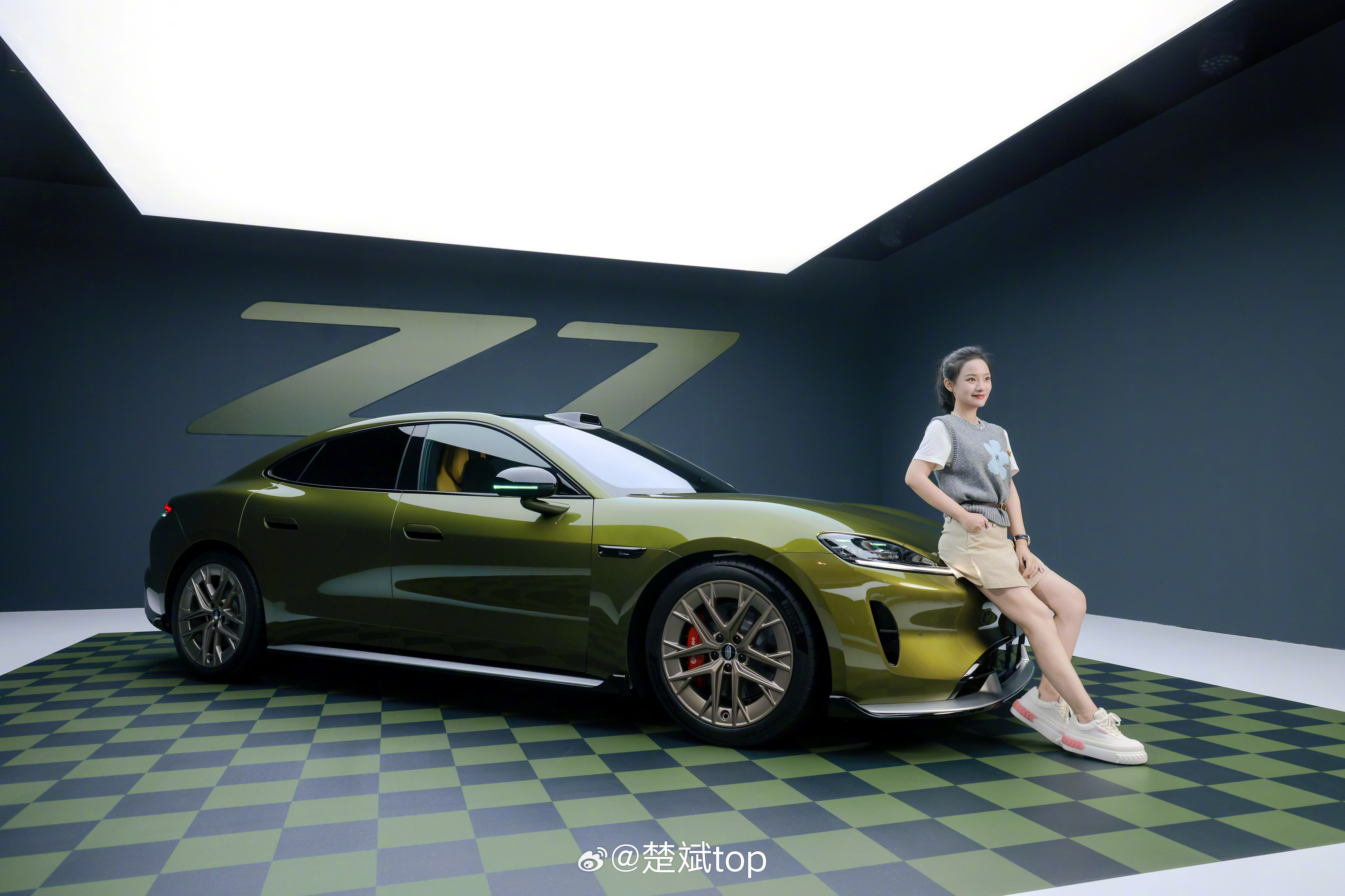 看到朋友们实拍的尚界Z7和Z7T，给我羡慕坏了，听说看完车直接订了一台，这