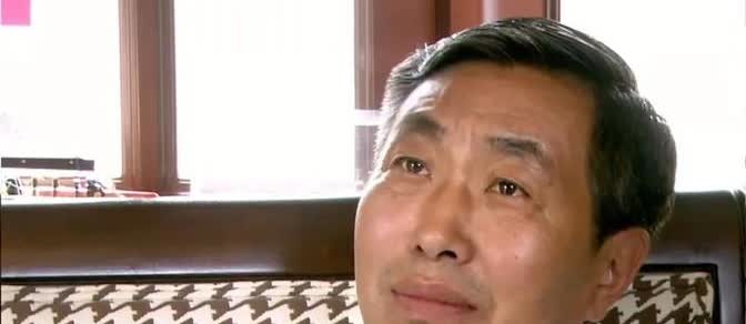 杜源在节目上，被问到“据说，你家的餐具都是不锈钢的，是在防患什么吗？”杜源称，若