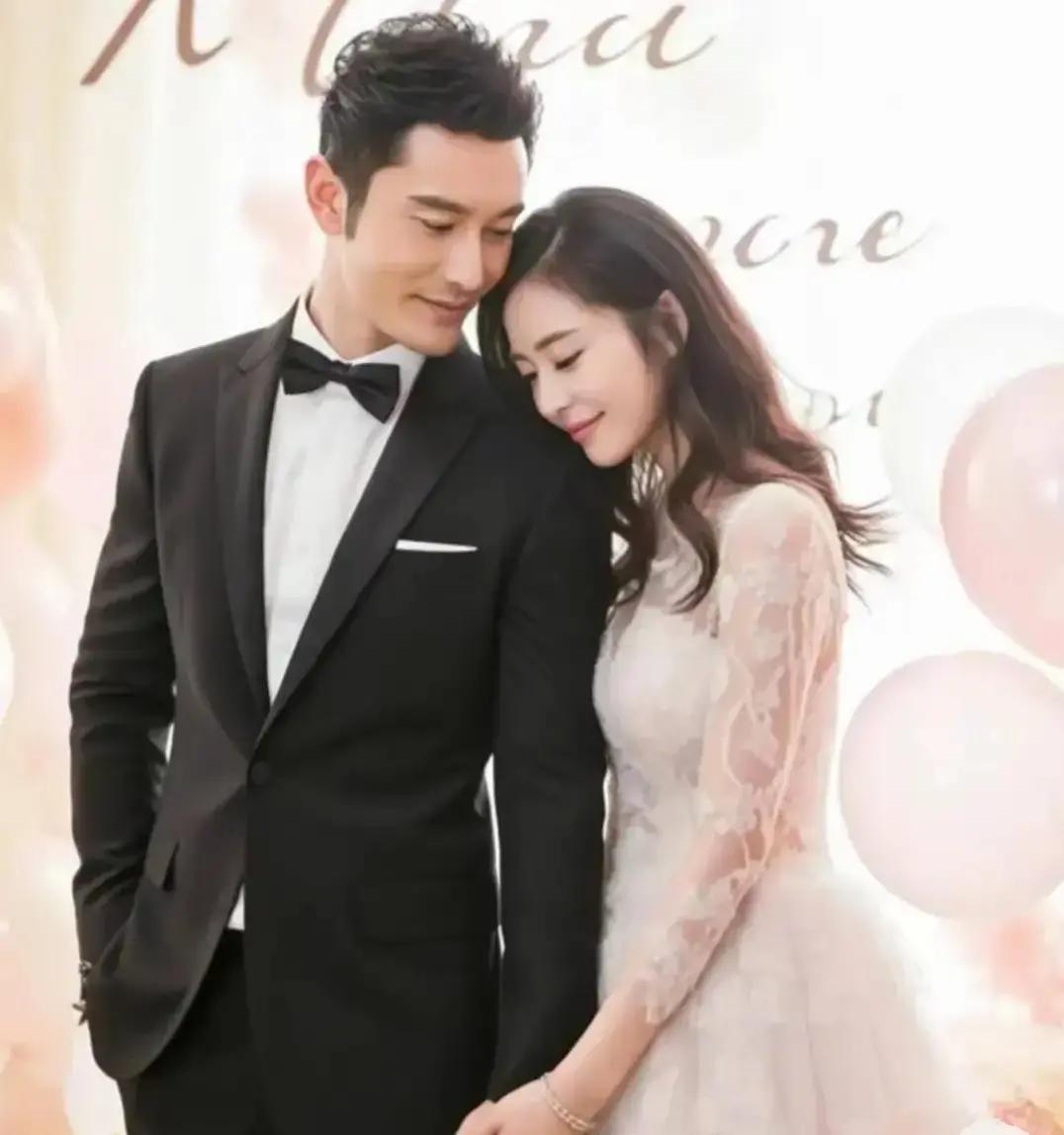 21岁差恋情曝光林俊杰刚官宣，女友比他小两轮。网友立刻翻出黄晓明旧账：前任