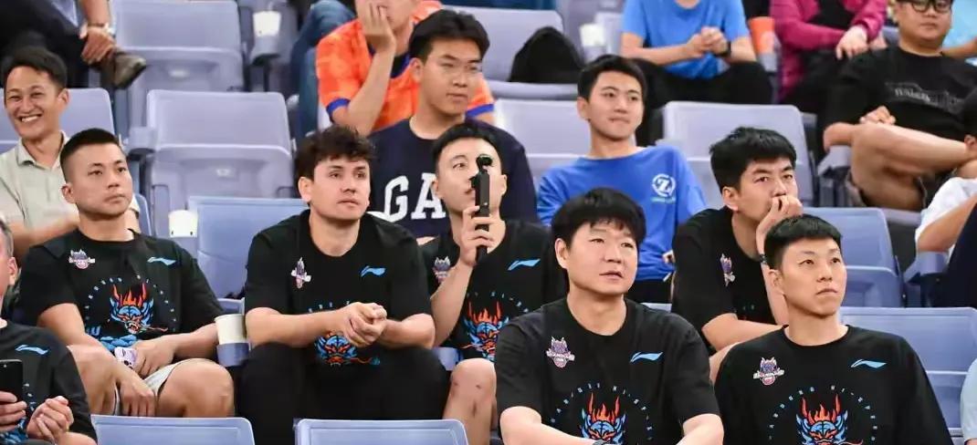 对于陈林坚，山东高速男篮还是比较谨慎的：一，先过体测和体检毕竟福建男篮，和他
