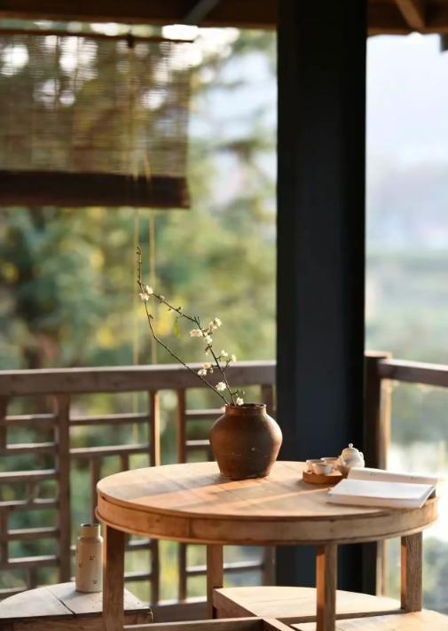 刘震云说：“当你被人做局时，千万别想着鱼死网破，马上翻脸，你要明白，垂死挣扎也在