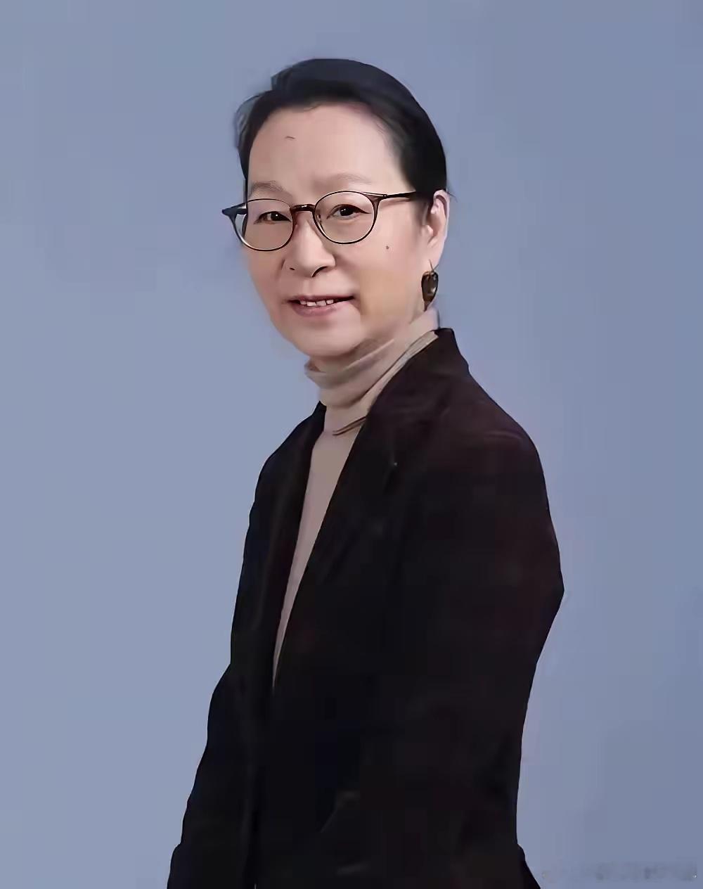 网上都在骂奚美娟，但是我觉得真实情况可能不是我们看到的那么简单！理由有三！第一，