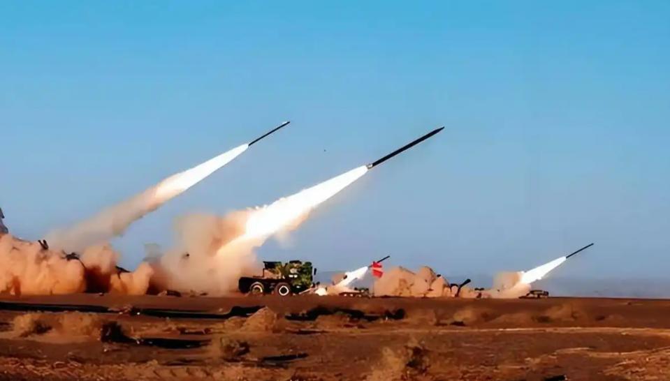 别以为美军不敢对中国动武，是被解放军的导弹威慑住了。 2025年美军在红海出