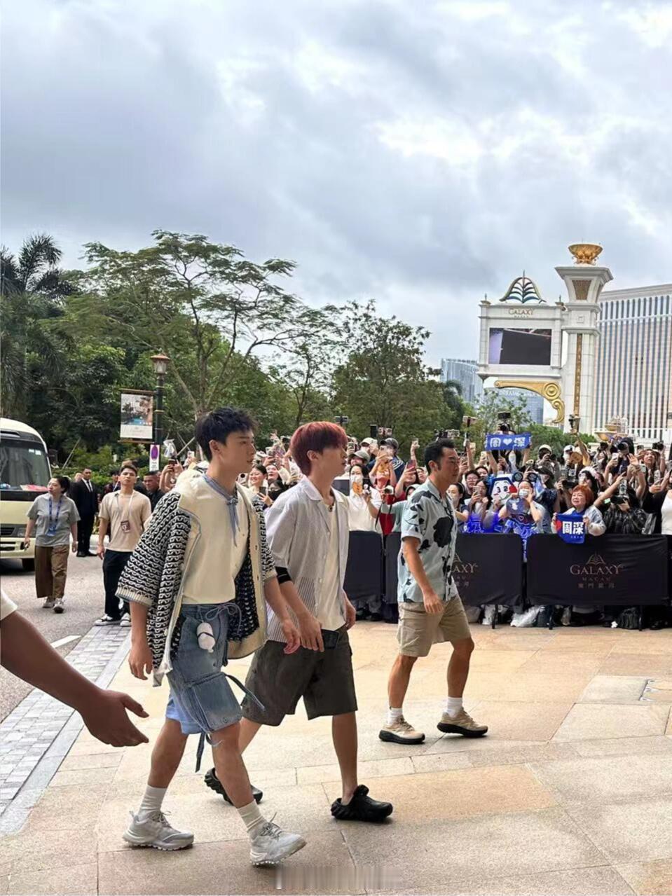 跑男范丞丞李昀锐今日同框路透图​​​