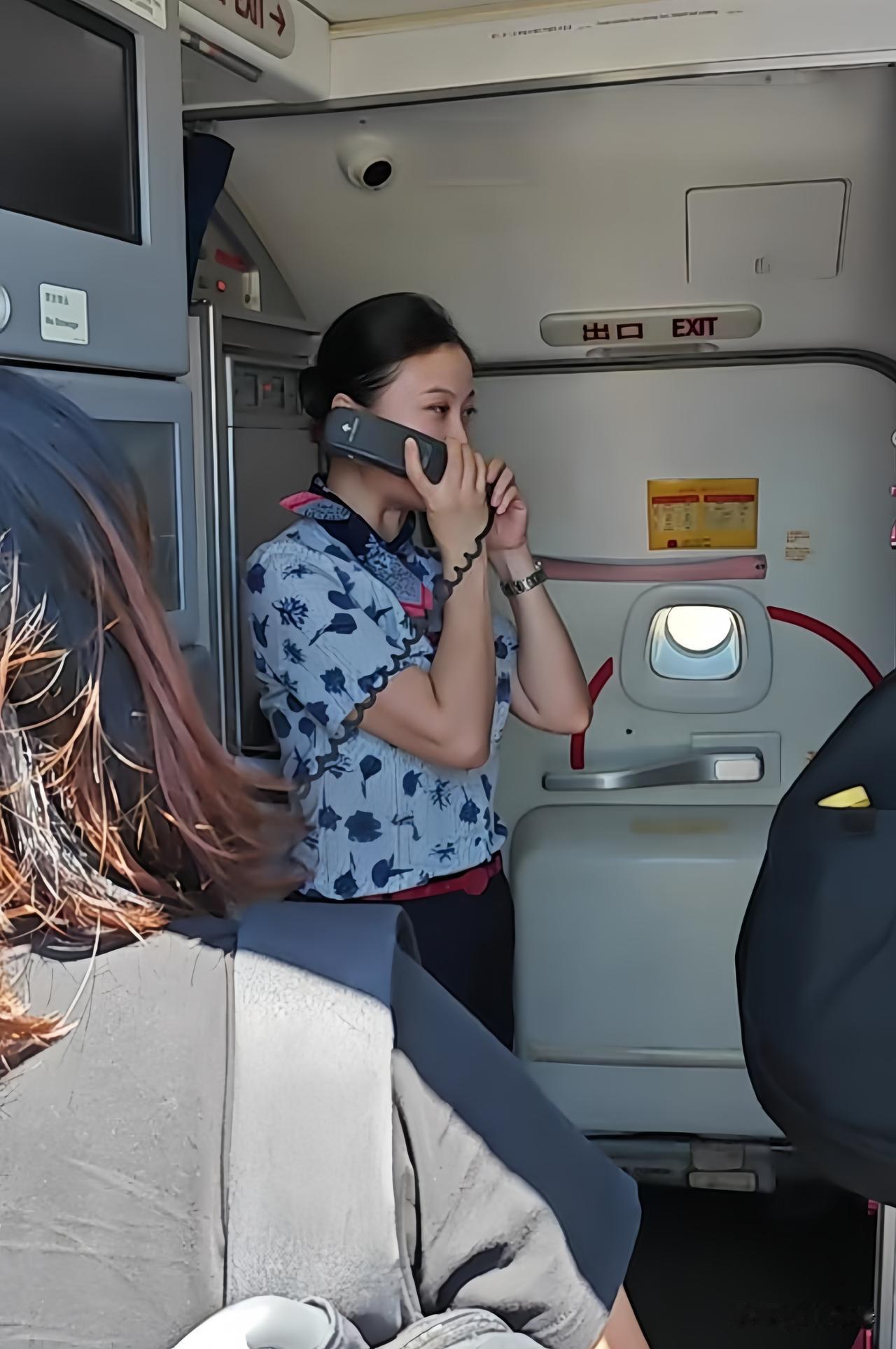 东航空姐下跪道歉事件，网上有人猜测空姐是“故意”的，这是对付钻石王老五的惯用套路