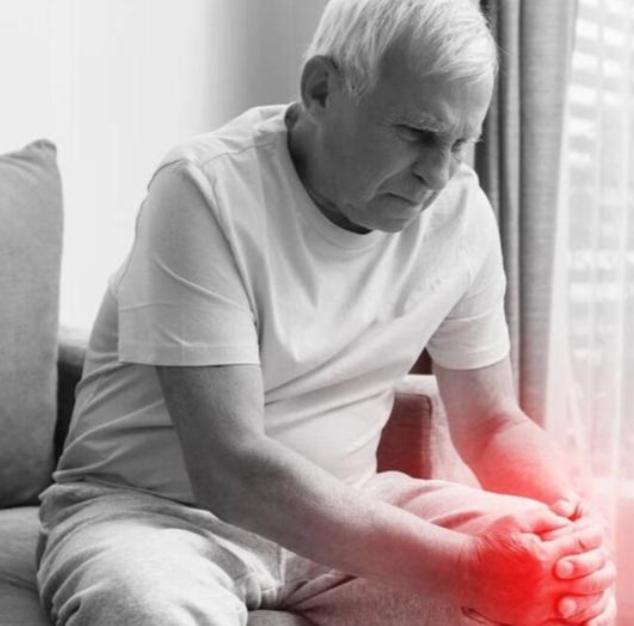 洗澡可能影响寿命！医生再次提醒：65岁以后，牢记洗澡3不要老年人在洗澡过程中