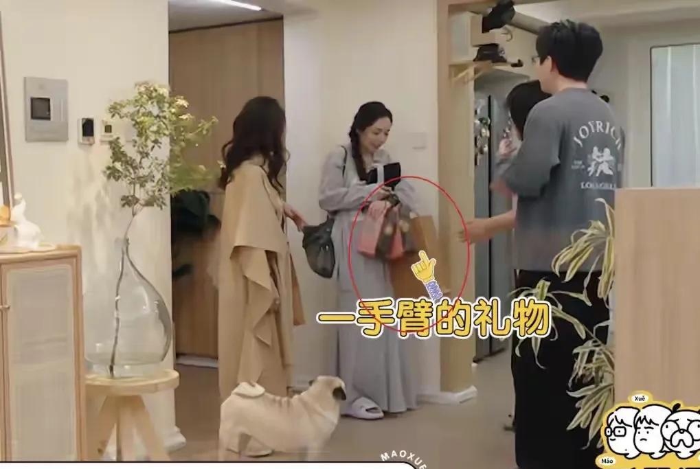 郭碧婷给人送礼，真的是别出心裁，又不让人有负担呢。很多人觉得嫁入豪门的人，送礼估