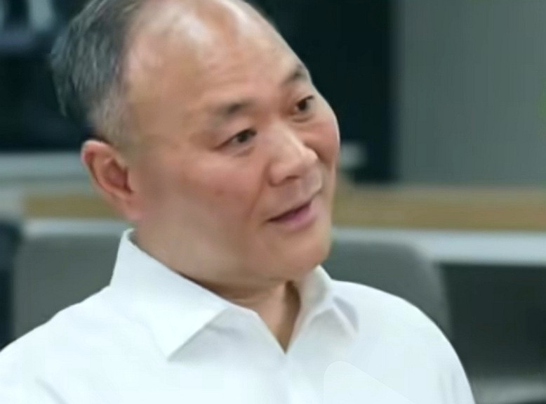 李书福巅峰急流勇退，看懂这个信号再考虑买车：短平快造的车，三年后就见分晓8月17日吉利发布半年报：营