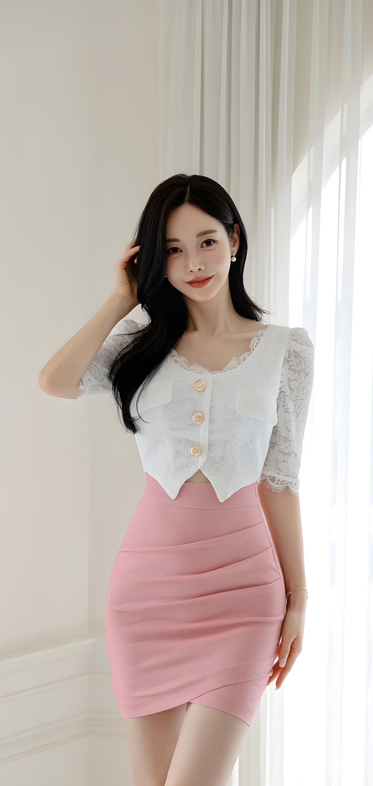 温柔甜美的粉色裙装，搭配白色蕾丝上衣，少女心满满！💖✨