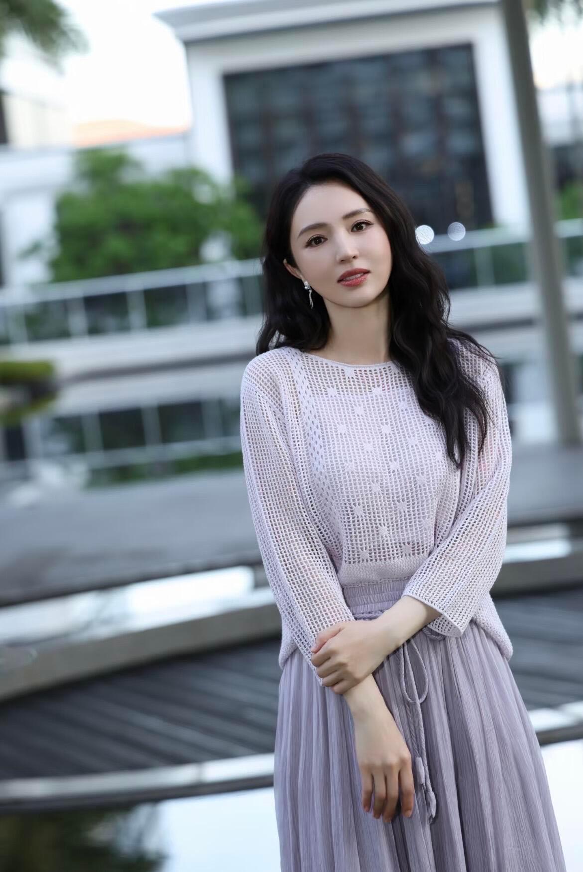 小酒窝听到董璇这段该伤心了董璇在节目上哭了谁还在拿晕船落泪评判母爱？董璇坐船难受