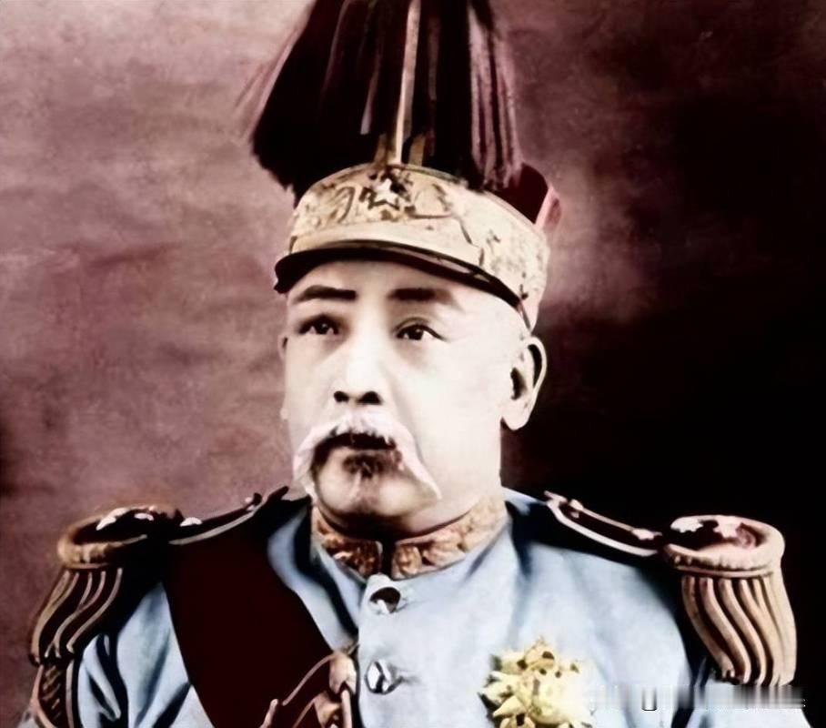 1916年6月，民国大总统袁世凯死了，蔡锷先生特意为他题了一副挽联说起袁世凯