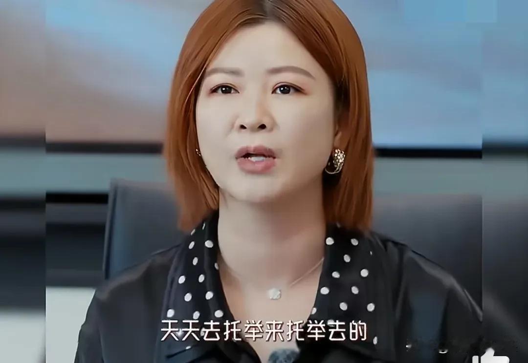 乐华CEO杜华在节目中道出演出行业现状，今年超半数音乐节被迫取消，市场票房惨淡，