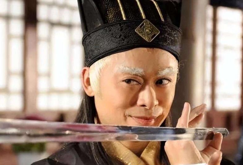 古代太监净身方式可大有讲究。先秦讲究“去势”，只割睾丸，阴茎还在，雄性激素还有点