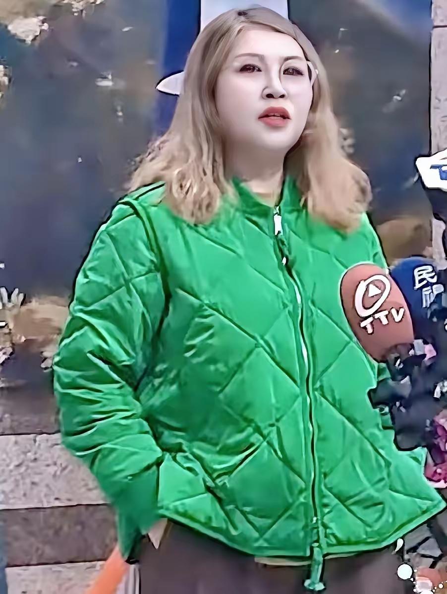 陆配中常委穿绿衣怒退国民党！怼得郑丽文哑口无言，这波操作太刚了国民党中常会