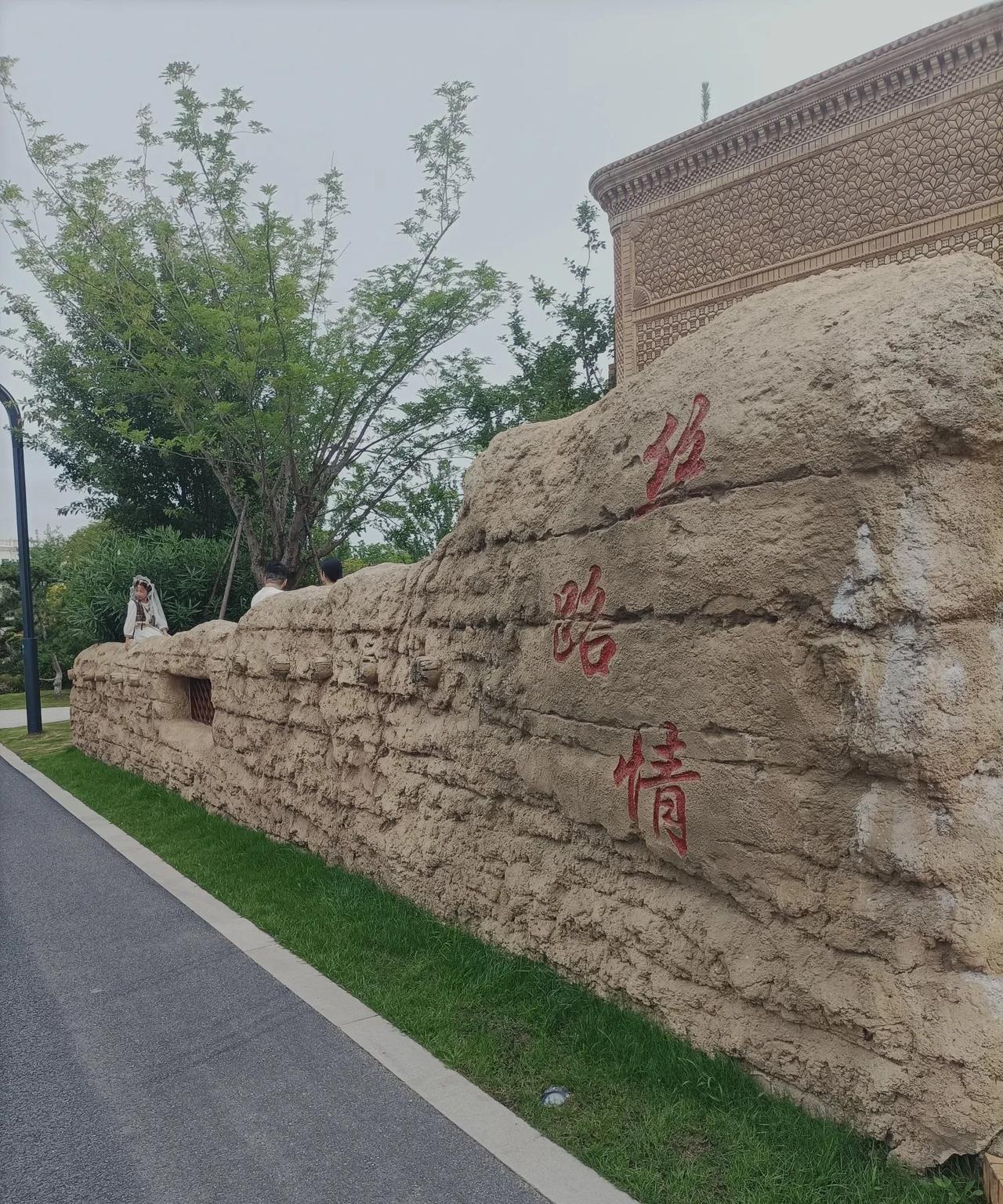黄沙百战黄金甲，不破楼兰终不还。